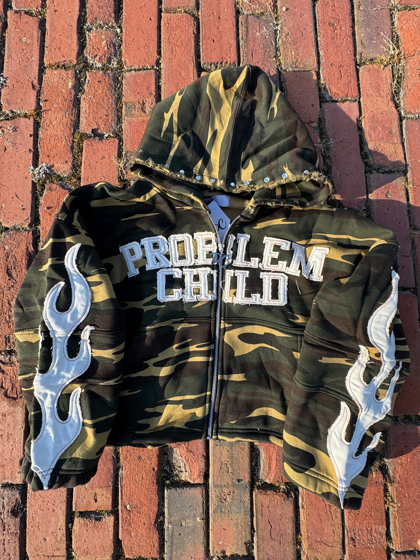 CAMO ZIP-UP HOODIE